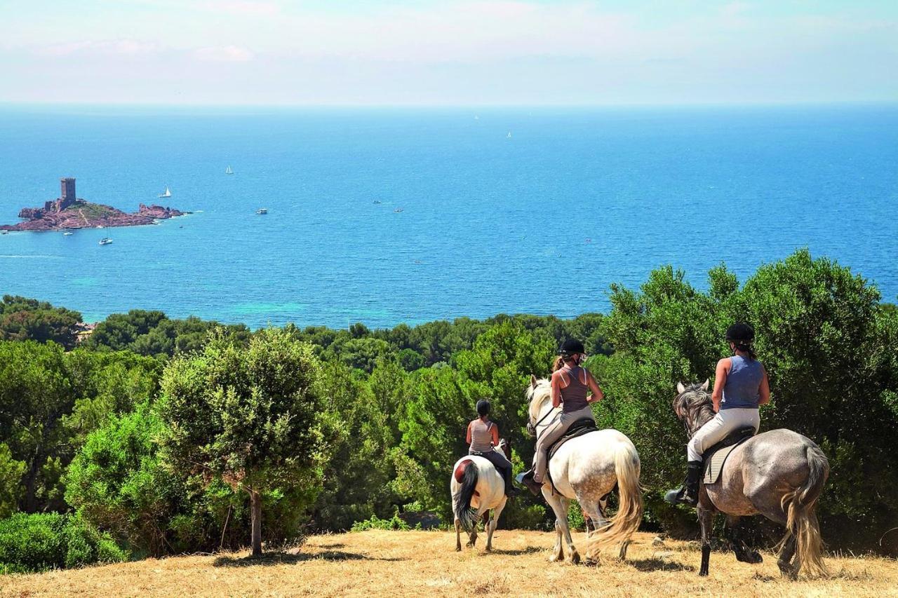 Cap Esterel Mer Sport Et Nature, Dans Village Pierres Et Vacances Saint-Raphaël Kültér fotó